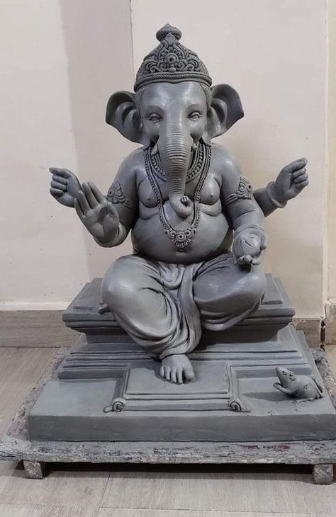 Ganesh Murti Design Ideas 🕉️ | Lord Ganesha Statue | Ganpati Idol Sculpture Inspiration Ganpati Clay Model, Mumbai Ganesh Murti, Ganesh Murti Design, Kangra Painting, Clay Ganpati, Ganpati Pic, Bal Ganesha, Ganpati Murti, Shivaji Maharaj Painting