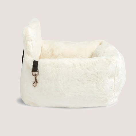 Looking for the best dog bed that will keep your furry friend comfortable and cozy? Look no further! Our selection of the best valued dog beds will provide your dog with the best possible sleeping experience. Ivory Color Scheme, Puppy Room, Cute Dog Toys, Dog Corner, Diy Dog Bed, Dog Car Seat, Puppy Accessories, Cloud Design, Dog Essentials