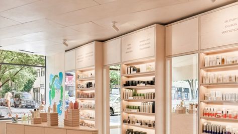 Plywood covers almost every surface in this store that creative studio Mythology has designed for beauty retailer Shen in Brooklyn, New York. Mythology Crafts, Plywood Counter, Senayan City, Cool Stores, Display Cabinet Design, Plywood Interior, Gatwick Airport, Turquoise Painting, Plywood Panels