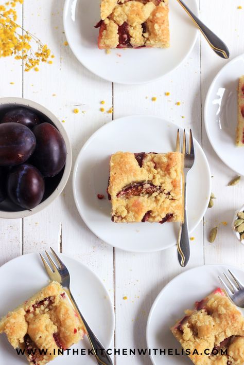 Delicious coffee cake packed with juicy plums. German Plum Cake, Plum Recipes, Sour Cream Cake, Cake Printing, Plum Cake, Delicious Coffee, Crumble Topping, Food Words, Again And Again