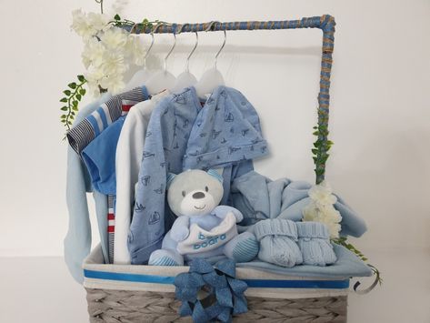 Beautiful gift for new born baby easy diy at home 😍💙 Easy Diy At Home, Baby Shower Hamper, Baby Boy Gift Baskets, Baby Gift Wrapping, Baby Shower Gift Box, Baby Shower Baskets, Baby Gift Hampers, Baby Shower Gift Basket