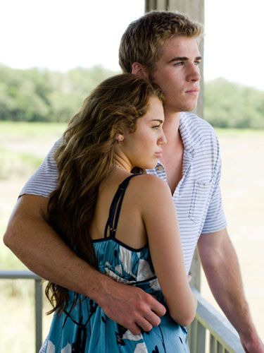 The Last Song The Last Song Movie, Nicholas Sparks Movies, Miley And Liam, The Last Song, Nicholas Sparks, Tv Couples, Famous Couples, Liam Hemsworth, Movie Couples