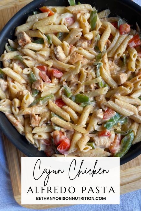 Alredo Sauce, Cajun Chicken Alfredo Pasta, Jar Alfredo Sauce, Pasta And Chicken, Vegetables Pasta, Creamy Alfredo Sauce, Cajun Chicken Alfredo, Pasta Recipes Alfredo, Chicken Alfredo Pasta