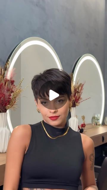 Cool Pixie Haircut, Ladies Hairstyles, Girls With Shaved Heads, Shaved Nape, Flat Hair, Undercut Pixie, Girl Short Hair, Buzz Cut, Undercut