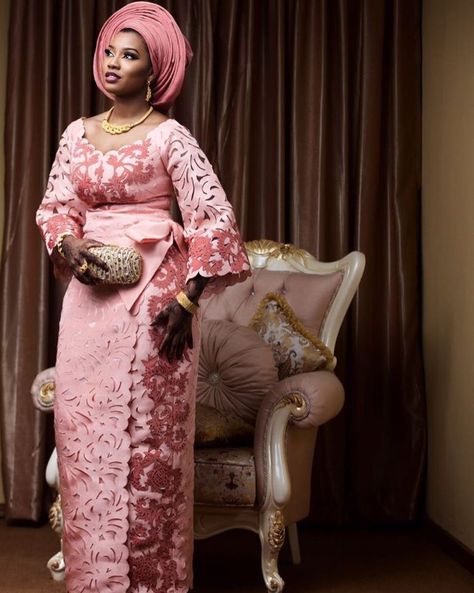 Deola Sagoe Iro And Buba Styles 2019 |FabWoman Iro And Buba Styles Lace Classy, Iro And Buba Styles Lace, Traditional Wear For Women, Iro And Buba, Yoruba Bride, Naija Wedding, Nigerian Bride, African Wedding Attire, Traditional Wedding Attire