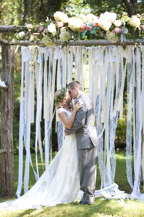 The wedding arch with ribbon wall at www.farmretreatatwillowcreek.com taken by www.liebphotographic.com Ribbon Arch, Bhldn Bride, Brooklyn Bride, Wedding Alters, Brides Dress, Arch Decoration Wedding, Ceremony Backdrop, Wedding Photo Inspiration, City Wedding