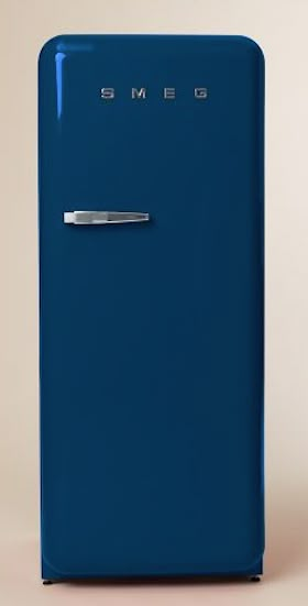 Хочется такой синий холодильник Smeg Blue Fridge, Coloured Fridge, Blue Fridge, Smeg Refrigerator, Smeg Fridge, Vintage Fridge, Fiesta Kitchen, Retro Fridge, Rhapsody In Blue