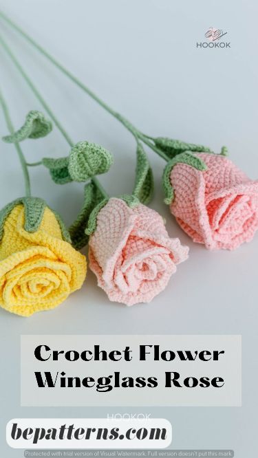 Crochet Blanket Pattern | Free & Cozy | Easy Tutorial Crochet Roses Bouquet, Crochet Gifts Easy, Crochet Wedding Flowers, Crochet Roses Free Pattern, Crochet Flower Pattern Free, Rose Crochet Pattern, Crocheting Flowers, Flower Bouquet Tutorial, Free Crochet Flower Patterns