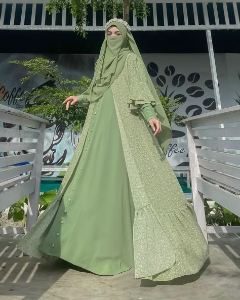 Abaya Styles For Ladies, Niqabi Outfit, Casual Abaya Outfits, Hijabi Drawing, Niqab Fashion Style, Pretty Abayas, Retro Hijab, Muslim Hijab Girl, Niqab Outfit