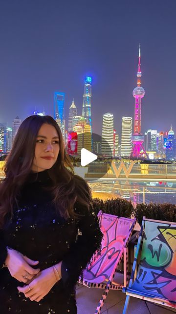 𝐑𝐈𝐌𝐌𝐀 𝐙𝐈🧿 on Instagram: "📍Shanghai 🇨🇳⛩️the dream city winter drive 🌉 #china #shanghai #shanghainight #chinalife" Aesthetic Shanghai, Shanghai At Night Aesthetic, Shanghai At Night, Shanghai Night, Shanghai Skyline, Shanghai World Financial Center, National Holidays, Dream City, Shanghai