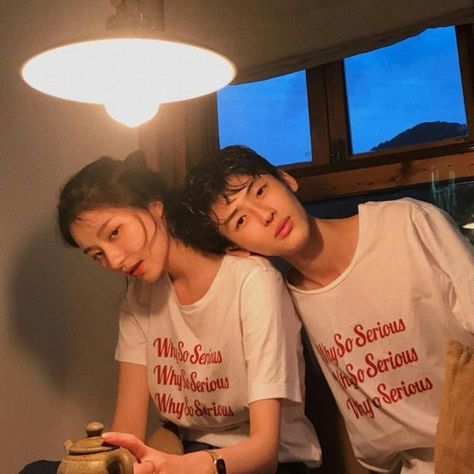 Couple Poses Reference, 사진 촬영 포즈, Couples Vibe, Ulzzang Couple, Korean Couple, Poses References, Relationship Goals Pictures, Cute Relationship Goals, Couple Outfits