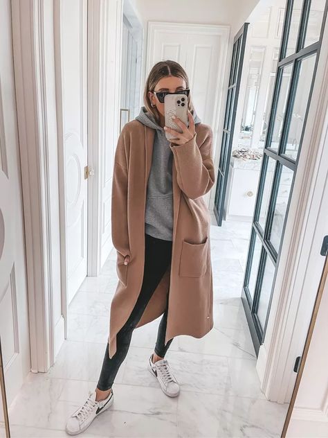 Camel Coat Outfit Winter Style, Tan Coat Outfit, Outfit Ideas Winter Casual, Oversized Coat Outfit, Coatigan Outfit, Long Jacket Outfit, Trench Coat Outfit Winter, Peacoat Outfit, Wool Coat Outfit