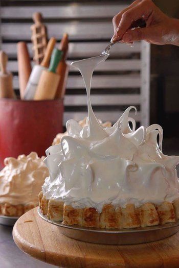 Southern Pies, Just Pies, Meringue Pie Recipes, Chocolate Meringue, Cream Pies, Recipe Tin, Best Pie, Perfect Pies, Meringue Pie