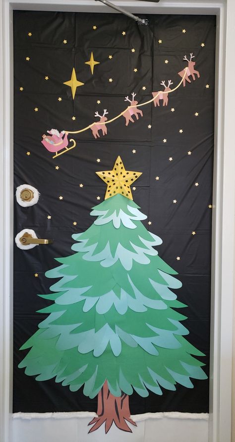 Paper Tree Door Decoration, Classroom Paper Christmas Tree, Christmas Tree Teacher Door, Christmas Boards Ideas, Christmas Trees For Bulletin Boards, Paper Wall Christmas Tree Ideas, Christmas Tree Out Of Paper On Wall, School Christmas Tree Decorations, Paper Christmas Tree Bulletin Board