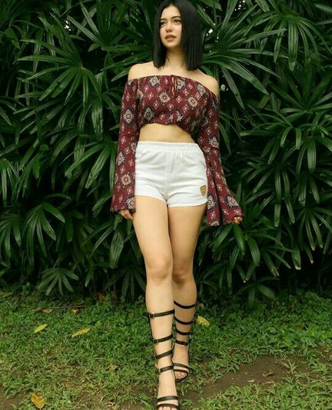 Sue Ramirez Sue Ramirez Aesthetic, Ramirez Aesthetic, Cierra Ramirez Boyfriend, Fernanda Ramirez Account, Sue Ramirez, Fernanda Ramirez Friends, William Franklyn Miller, Korean Men Hairstyle, Face Photography