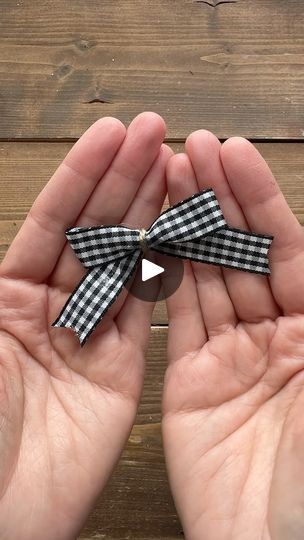 4.5K views · 676 reactions | Cute simple bow tutorial!  . . . #bow #simplebows #bowtutorial #easybow | Rachael Clark Dollar Tree Holiday Crafts, Ribbon For Tree, Ribbon Bow Tutorial, Bow Making Tutorials, Easy Ornaments, Ribbon Flower Tutorial, Simple Bow, Hair Bow Tutorial, Wrapping Inspiration