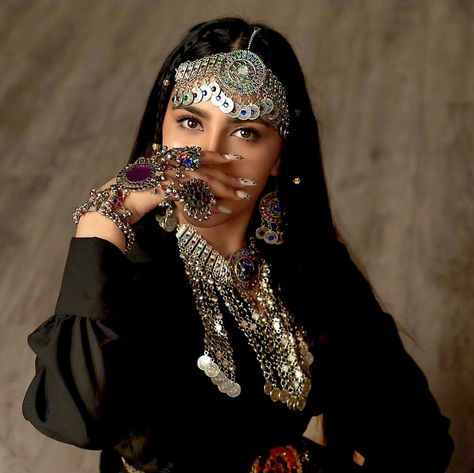 Afghan Culture, Afghan Dress, Afghan Jewelry, Afghan Fashion, Afghan Clothes, Afghan Dresses, My Heritage, Pretty Selfies, Muslim Fashion