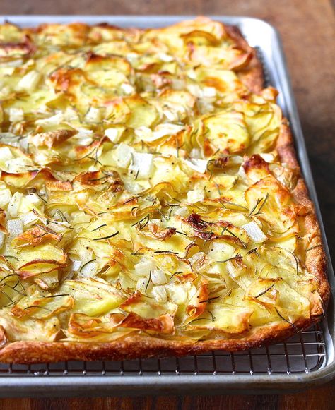 Potato Pizza | Pizza di Patate with Rosemary Pizza With Potatoes, Potato On Pizza, Potato And Rosemary Pizza, Potato Rosemary Pizza, Rosemary Pizza, Vegan Potato Pizza, Potatoe Pizza Recipes, Pizza Potatoes, Potato Pizza Recipes