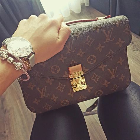 LV metis, my watch, pandora, my bag, Metis Louis Vuitton, Lv Pochette Metis, Lv Pochette, Handbags Louis Vuitton, My Purse, Fashion Victim, Louis Vuitton Speedy Bag, My Bag, Louis Vuitton Bags