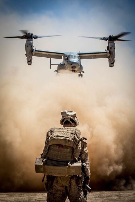 Futuristic Military, Plane Jane, Photo Avion, Army Images, Military Wallpaper, Army Pics, Military Special Forces, Special Force, Military Pictures