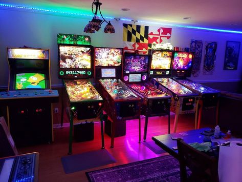 Arcade Game Room Ideas, Arcade Room In House, At Home Arcade, Home Arcade Room, Arcade Design, Home Arcade, Game Room Ideas, Room Lighting Ideas, Arcade Room