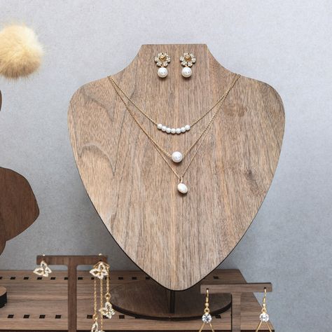 Diy Necklace Stand, Jewelry Table Display, Walnut Jewelry, Wood Jewelry Display, Diy Jewelry Display, Jewelry Wall, Necklace Stand, Jewelry Display Stands, Bracelet Display