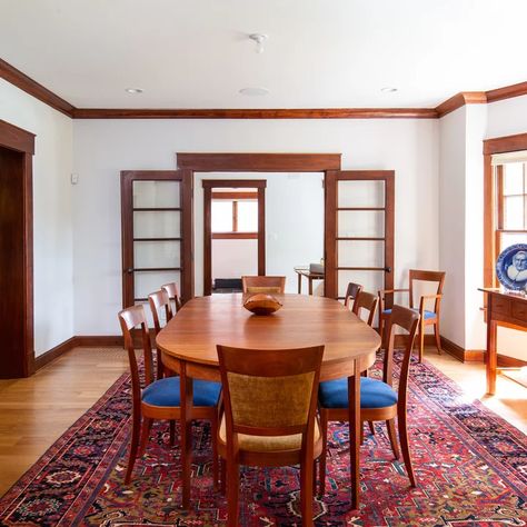 Craftsman Style Dining Table, Craftsman Dining Room Decor, Craftsman Light Fixtures Dining Room, Wood Trim Dining Room, Craftsman Decor Interior, Modern Craftsman Dining Room, Dining Room Craftsman, Craftsman Dining Room Ideas, Craftsman Bungalow Dining Room