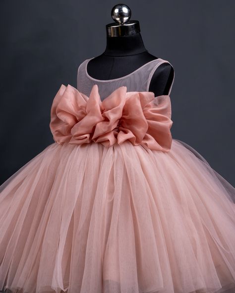 🌟 Let your little princess shine in our Rust Peach Knee-Length Frock by Cute Craves! Perfect for birthdays, parties, and festive celebrations, this dress features a stunning organza bow and a delicate net flare, making it an absolute showstopper. Crafted with soft satin for comfort, it’s a must-have in your little one’s wardrobe. 🎀✨ Explore more at our website or DM us for details! 👗 📲 Need help? Call/WhatsApp: +91 7341118755 #cutecraves #weddings #versatileoutfits #babygirlfrock #frock #f... Organza Baby Frock, Organza Bow, Versatile Outfits, Girl Party, Call Whatsapp, Little Princess, Party Dresses