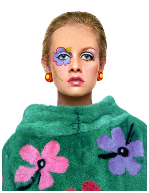 60s Twiggy, 1960s Makeup, Twiggy Makeup, Twiggy Fashion, Flower Makeup, Rudolf Nureyev, 60s 70s Fashion, Photography Makeup, Vogue Us