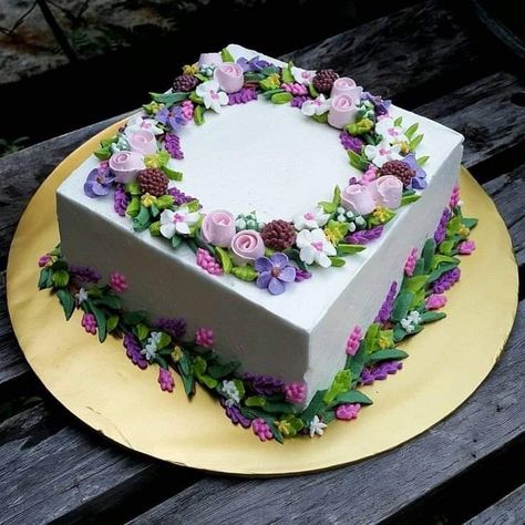 Birthday Cake Sheet, Cake Rectangle, Flowers Birthday Cake, Square Cake Design, Cake Sheet, Flower Cake Design, Sheet Cake Designs, Buttercream Decorating, Birthday Sheet Cakes