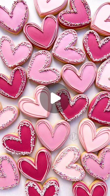 Fondant Cookie Decorating, Frosted Heart Cookies, Heart Birthday Cookies, Sugar Cookies Decorated Birthday, Cookie Icing Designs, Heart Sugar Cookies Decorated, Valentines Cookie Decorating, Pink Heart Cookies, Valentines Cookies Decorated Ideas