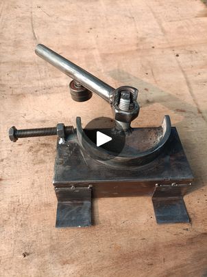 Bending Metal, Welded Metal Projects, Home Made Tools, Metal Bender, Machining Metal Projects, Metal Shaping, Metal Fabrication Tools, Blacksmith Tools, Metal Bending Tools