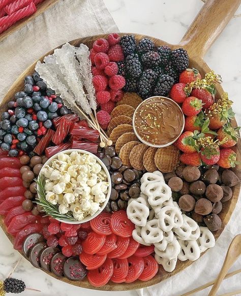 Delicious Food Quote, Chocolate Gummies, Snack Boards, Dessert Board, Food Boards, Dessert Platter, Dessert Party, Snack Board, Party Food Platters