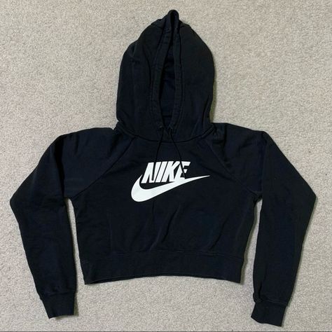 NIKE Crop Hoodie Sweatshirt Black Crop Hoodie, Nike Cropped Hoodie, Nike Crop Top, Chill Fits, Crop Hoodie, Shop Sweatshirts, Black Crop, Cropped Hoodie, Nike Tops