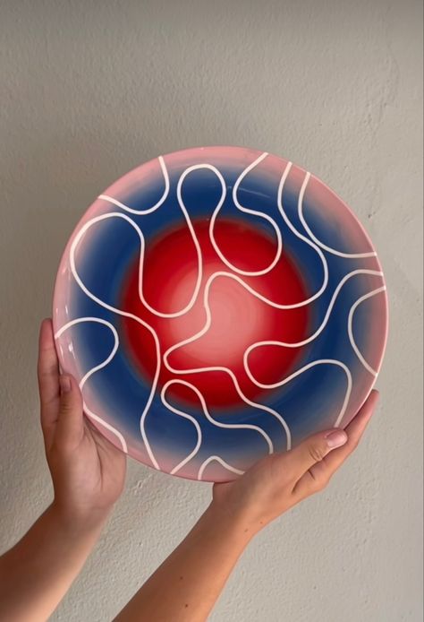 Swirl Pottery Painting, Ceramic Bowl Designs Ideas, Abstract Pottery Painting, Bowl Pottery Painting Ideas, Ceramics Painting Ideas, Pottery Plate Painting Ideas, Pottery Painting Bowl, Pottery Painting Plate, Pottery Painting Ideas Easy