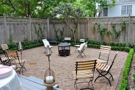 44+ Ideas For Landscape the Yard Without Grass | Alternatives to the Manicured Lawn | FarmFoodFamily.com Backyard Grass Alternative, Backyard Grass Landscaping, Gorgeous Landscaping, Grass Driveway, Grass Alternative, Pea Gravel Patio, Backyard Ideas For Small Yards, No Grass Backyard, Lawn Alternatives