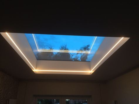 Lantern Roof Light, Modern Skylights, Flat Roof Lights, Skylight Installation, Tape Installation, Lantern Lighting, Roof Lights, Terrasse Design, Roof Lantern