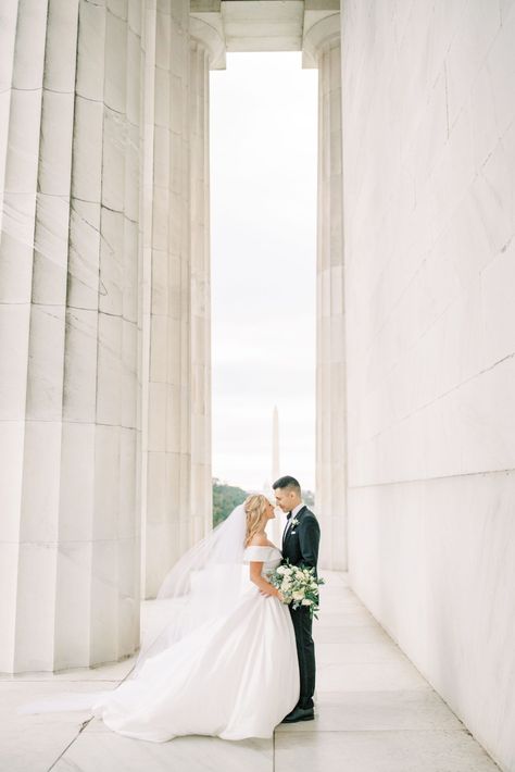 Fall Elopement at the Washington, DC War Memorial Dc Elopement, Fall Elopement, Bridal Business, Lincoln Memorial, Elopement Ceremony, Bride Flowers, Ceremony Venue, Dc Weddings, Destination Elopement