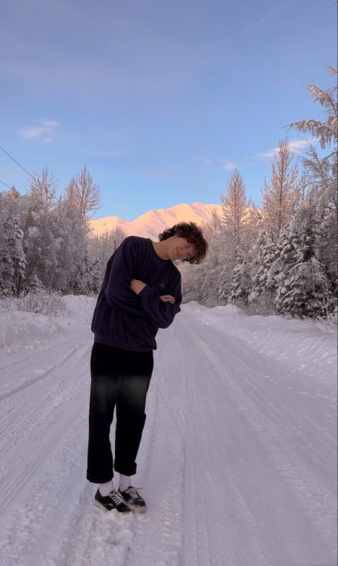 Christmas Guy Aesthetic, Ski Bum Aesthetic, Utah Boy, Hiking Poses, 2025 Manifestation, Dream Bf, Skiing Aesthetic, Utah Fashion, Nordic Skiing