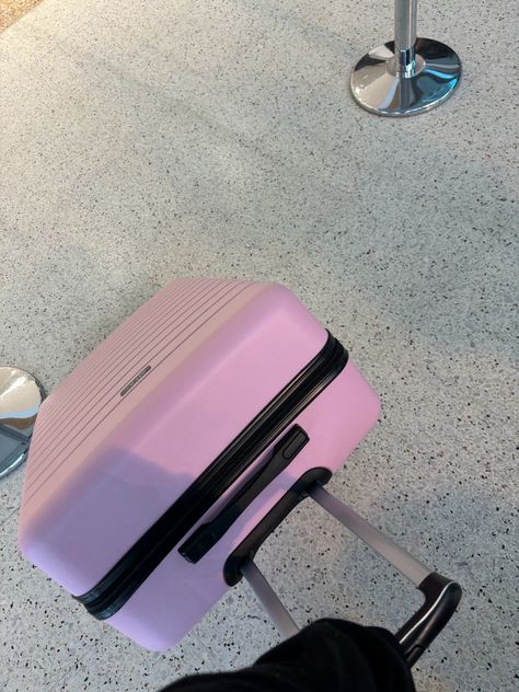 pink suitcase vacation holiday aesthetic airport travel party vlog Pink Airport Aesthetic, Pink Luggage Aesthetic, Pink Suit Case Aesthetic, Travel Pink Aesthetic, Suitcases Aesthetic, Pink Suitcase Aesthetic, Pink Travel Aesthetic, Packing Suitcase Aesthetic, Pink Aesthetic Plane