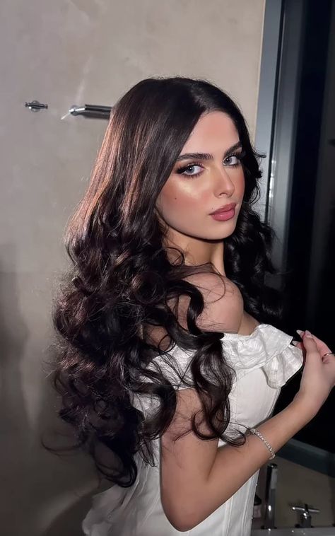 Arabic Hairstyles, Kids Style Hair, Makeup Skills, Good Makeup, Arabic Makeup, Basic Photo Editing, Classy Winter Outfits, Her Makeup, Quick Workout Routine