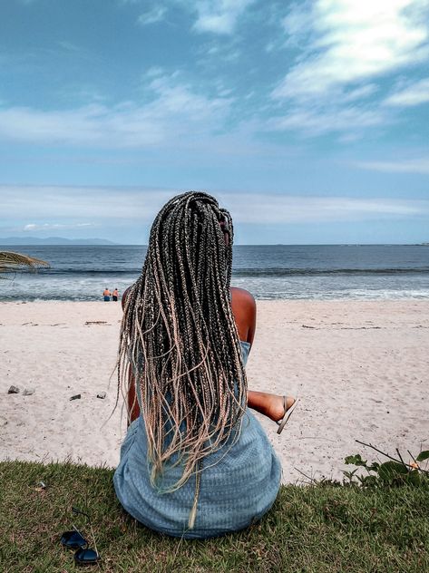 Box braids | tranças de jumbo ¦ box braids platinada / apliques » @lari_gloria99 on instagram Braid Business, Platinum Blonde Hair Color, Jumbo Box Braids, Synthetic Dreads, Girls Hairstyles Braids, Platinum Blonde Hair, Creative Hairstyles, Long Braids, Modern Hairstyles