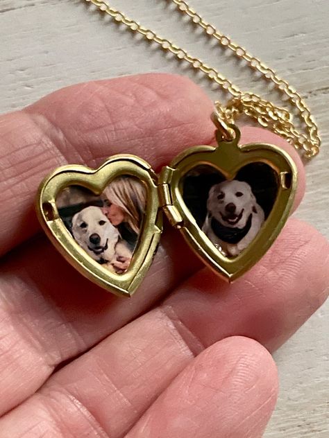 Pet Jewelry For People, Custom Pet Gifts, Gifts For Someone Who Lost A Pet, Memory Keepsake Ideas, Dog Locket, Pet Memorial Ideas Dogs, Pet Memorial Ideas, Puppy Items, Dog Memorial Jewelry