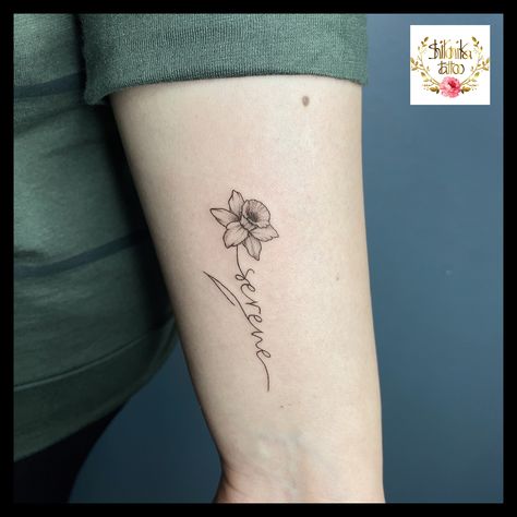 #flowertattoo #serene #daffodils #daffodiltattoo #narcissus #narcissustattoo Daffodil Tattoo With Name In Stem, Paperwhite Narcissus Flower Tattoo, Small Daphodil Tattoo, Minimalist Daffodil, Tattoo Daffodil, Flower Name Tattoo, Narcissus Tattoo, Daffodil Flower Tattoos, Narcissus Flower Tattoos