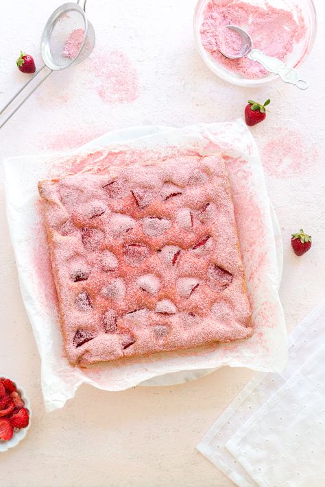 Freeze Dried Strawberry Cake, Freeze Dried Strawberry Desserts, Strawberry Powder Recipes, Freeze Dried Strawberry Recipes, Strawberry Blondies, Oven Dried Strawberries, Whipped Buttercream Frosting, Freeze Dried Food Storage, Strawberry Food