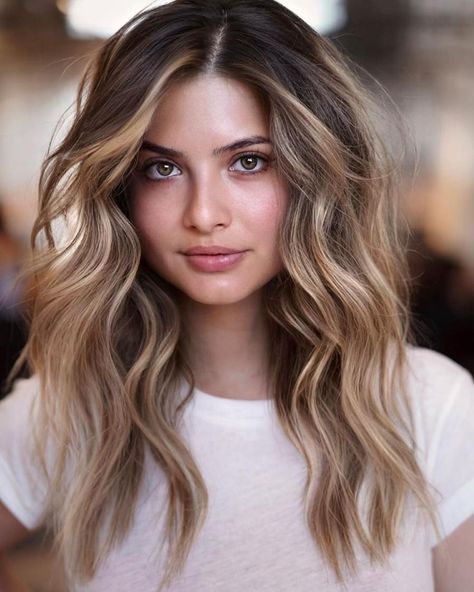 Neutral Bronde Balayage for Fair Skin Pale Complexion Hair Color, Balayage For Fair Skin, Best Hair Color For Pale Skin Brown Eyes, Balayage Pale Skin, Fair Skin Hair Color Ideas, Hair Colors For Pale Skin, Colors For Pale Skin, White Blonde Hair Color, Summer Skin Tone