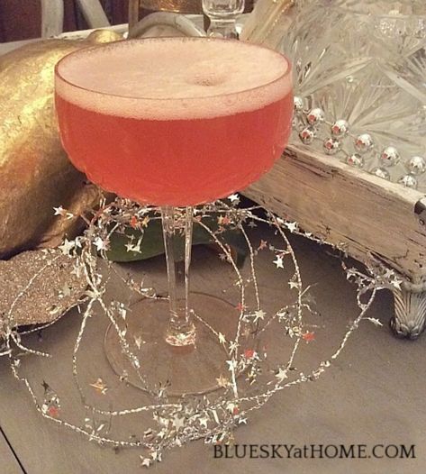 5 Champagne Cocktails for New Year's Eve. Toast the New Year with festive Champagne drinks. Delicious cocktails for New Year's celebration. Champagne Punch, Champagne Drinks, Champagne Cocktails, Cranberry Juice Cocktail, Gin Lemon, Christmas Week, Laundry Room Ideas, Fine Cooking, Pink Cocktails