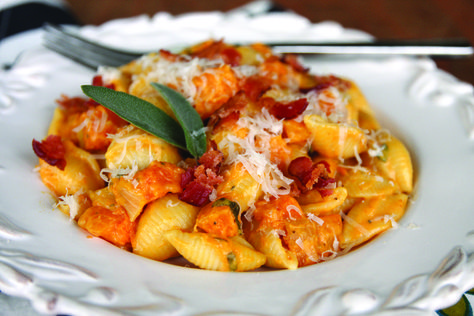 Roasted Butternut Squash Pasta with Creamy Pumpkin Sauce- Made this and loved it :) Perfect fall recipe Roasted Butternut Squash Pasta, Pasta With Pumpkin, Roast Veggies, Shell Pasta, Our Best Bites, Butternut Squash Pasta, Pumpkin Dishes, Pumpkin Sauce, Squash Pasta