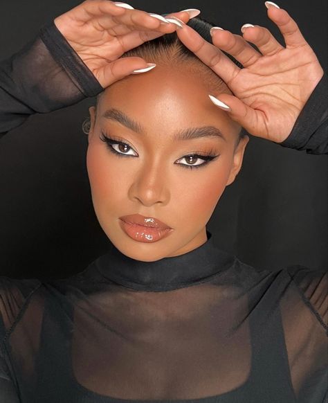 No Lash Makeup Look, Sweet 16 Makeup, Ethereal Women, Beauty Poses, Brown Smokey Eye Makeup, Birthday Makeup Looks, Makeup Smokey, Makeup Black Women, Smokey Eyeliner