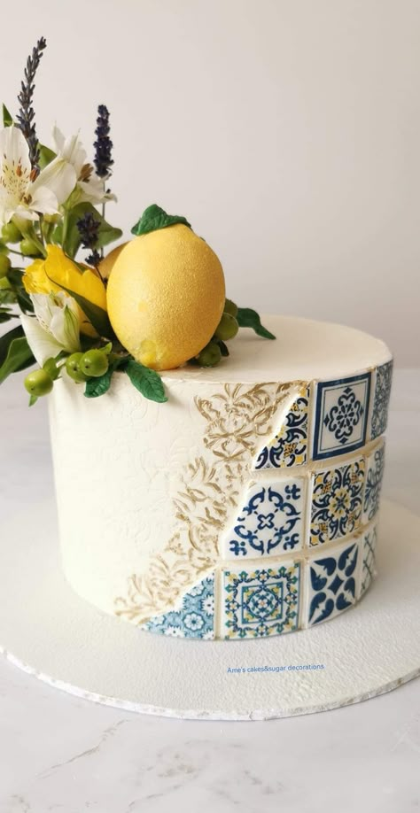 Italy Themed Cake, Italian Themed Birthday Cake, Greek Themed Cake, Amalfi Cake, Italian Birthday Cake, Mediterranean Cake, Soiree Ideas, Greek Theme, Elegant Cake Design